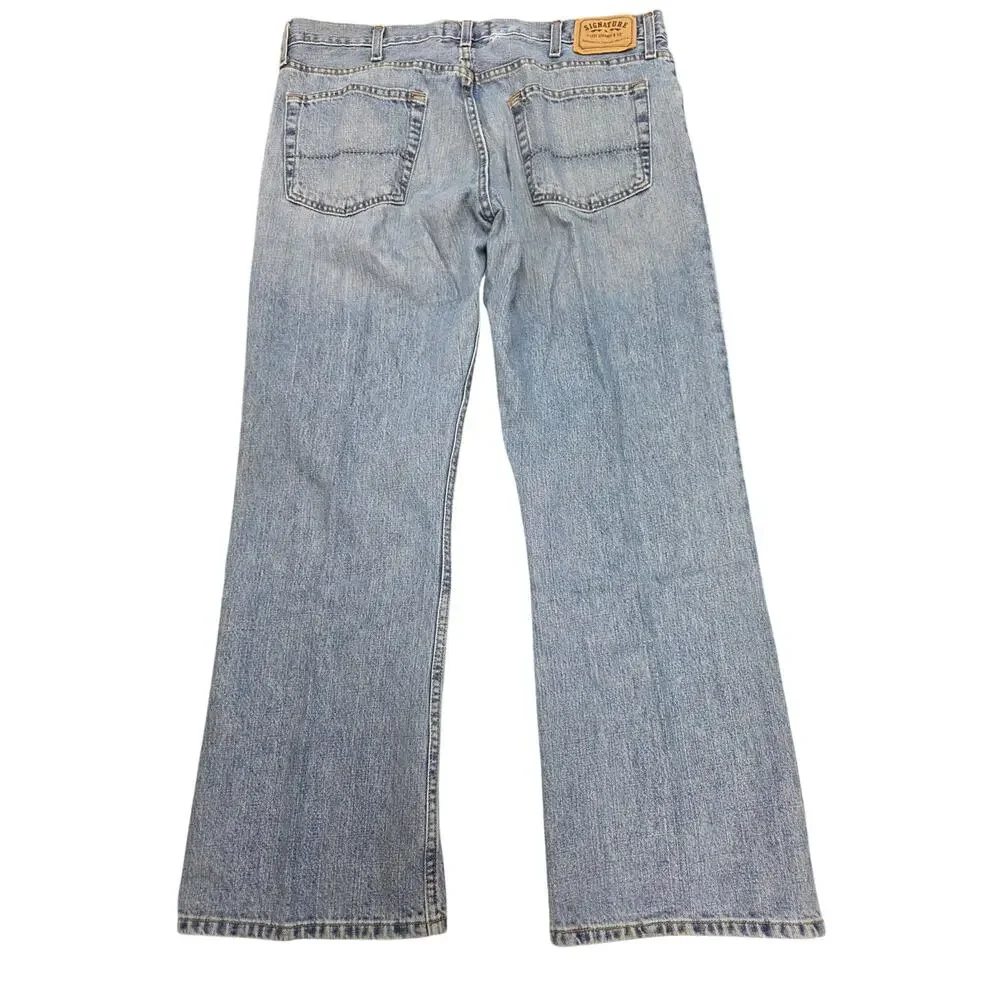 Signature by Levi Strauss & Co. Low Boot Jeans Light Wash 38x30 - Like New
